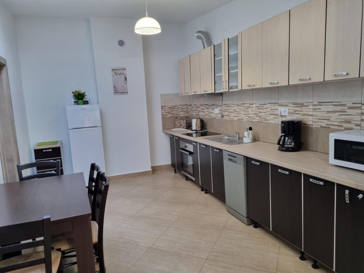 Apartament Zona Centrala Apartment คลูจ-นาโปกา ภายนอก รูปภาพ